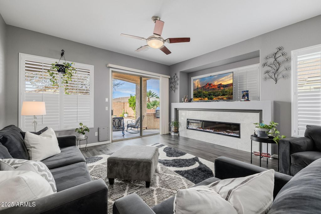 Image 11 of property listing at 6816 S PINEHURST Drive, Gilbert, AZ 85298