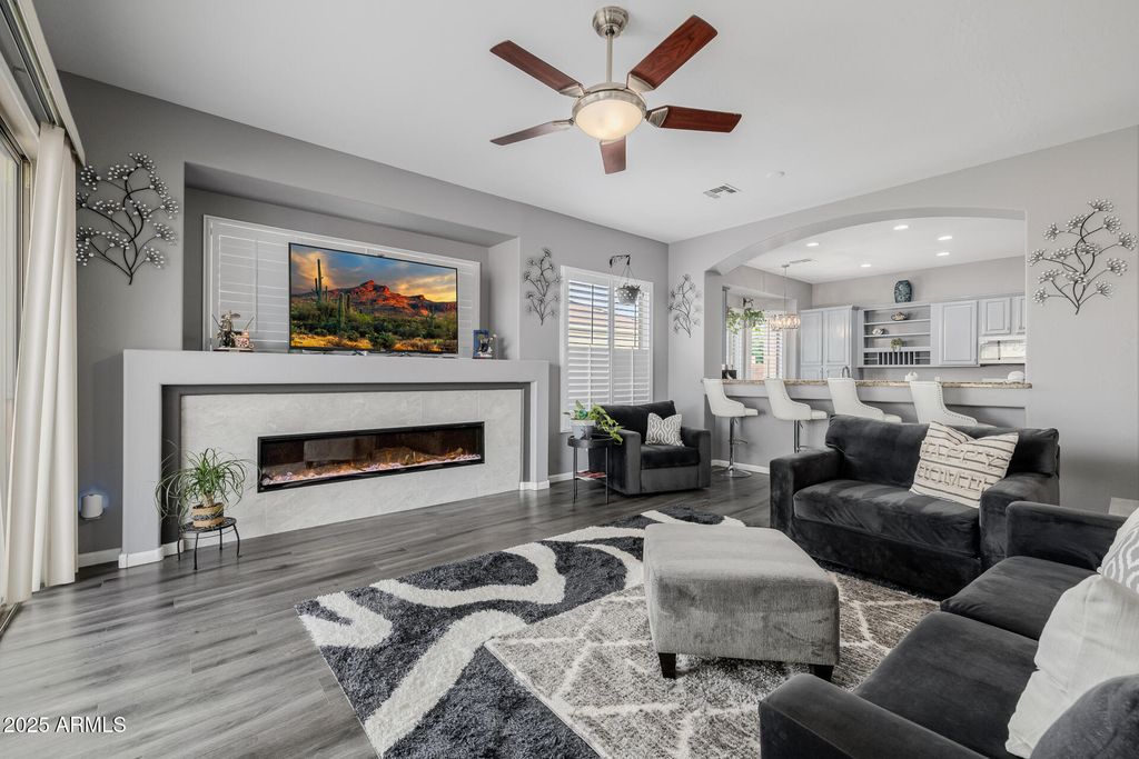 Image 14 of property listing at 6816 S PINEHURST Drive, Gilbert, AZ 85298