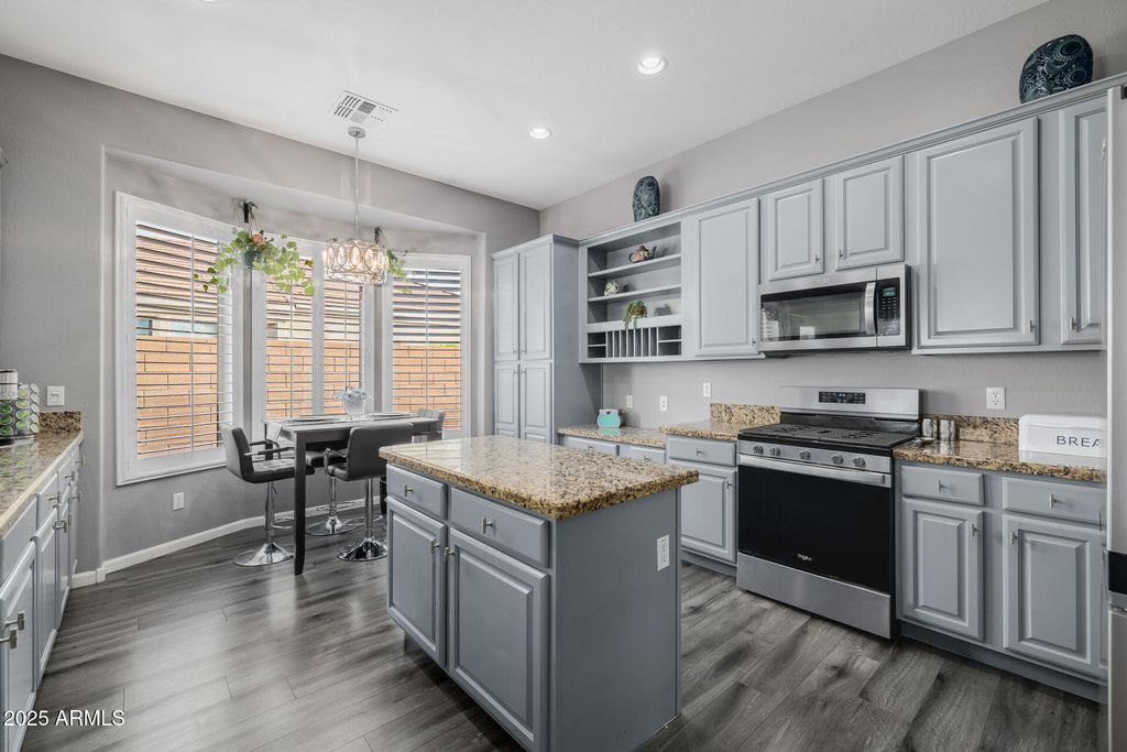 Image 18 of property listing at 6816 S PINEHURST Drive, Gilbert, AZ 85298