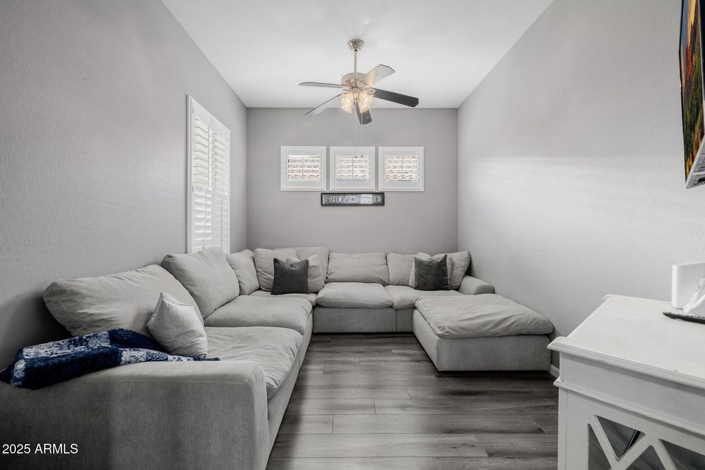 Image 22 of property listing at 6816 S PINEHURST Drive, Gilbert, AZ 85298
