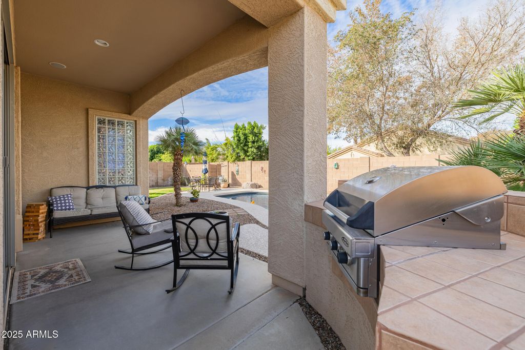 Image 42 of property listing at 6816 S PINEHURST Drive, Gilbert, AZ 85298