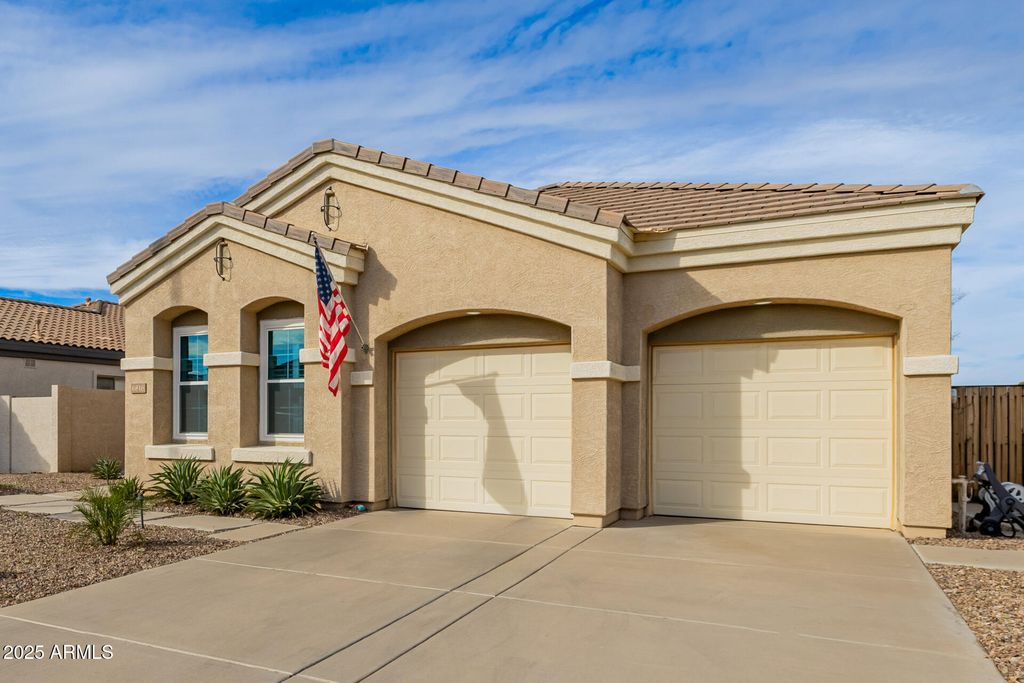 Image 8 of property listing at 6816 S PINEHURST Drive, Gilbert, AZ 85298