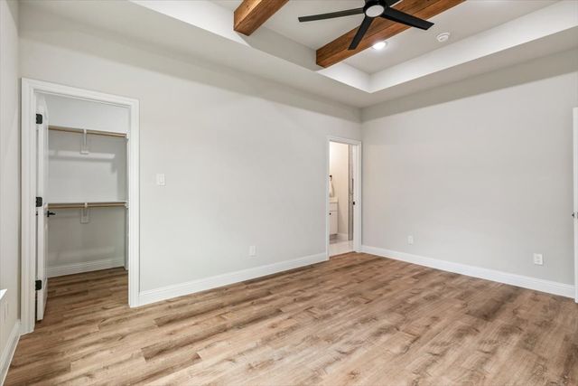 5652 Black Pine Circle, Granbury, TX 76048