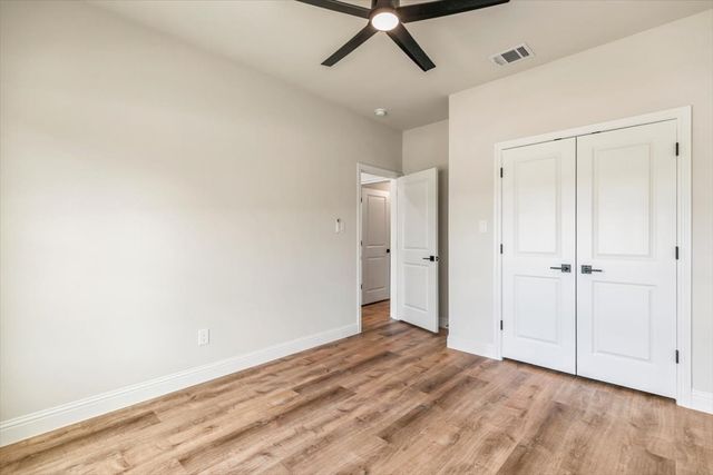 5652 Black Pine Circle, Granbury, TX 76048