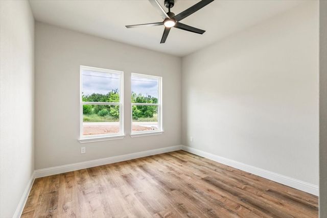 5652 Black Pine Circle, Granbury, TX 76048
