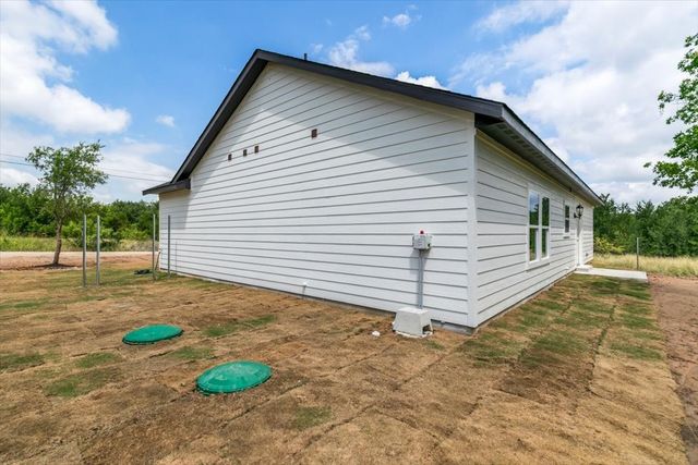 5652 Black Pine Circle, Granbury, TX 76048