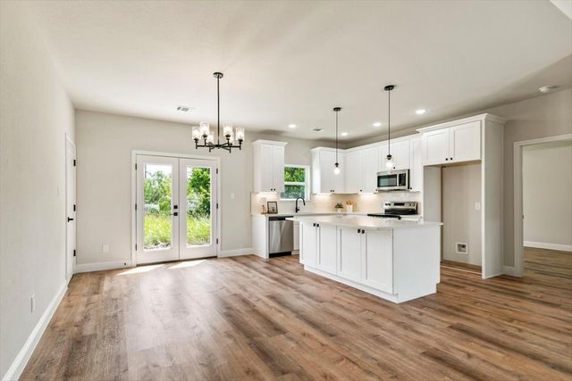 5652 Black Pine Circle, Granbury, TX 76048