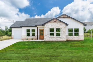 5652 Black Pine Circle, Granbury, TX 76048