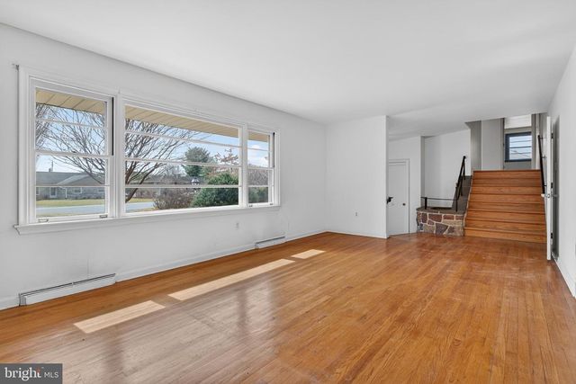 325 MURRY HILL DR, Lancaster, PA 17601