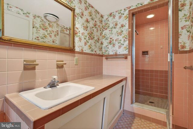 325 MURRY HILL DR, Lancaster, PA 17601