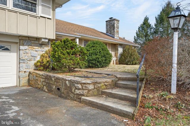 325 MURRY HILL DR, Lancaster, PA 17601