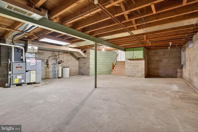 325 MURRY HILL DR, Lancaster, PA 17601