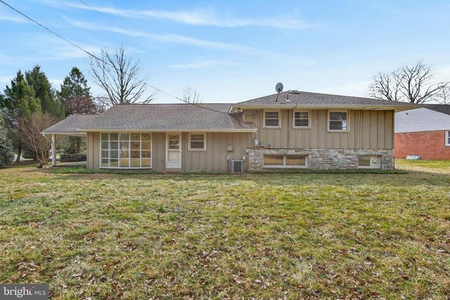 325 MURRY HILL DR, Lancaster, PA 17601