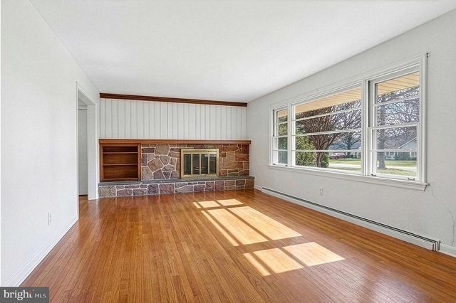 325 MURRY HILL DR, Lancaster, PA 17601