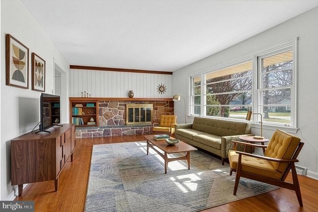 325 MURRY HILL DR, Lancaster, PA 17601