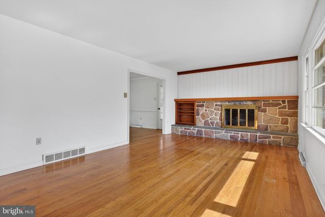 325 MURRY HILL DR, Lancaster, PA 17601