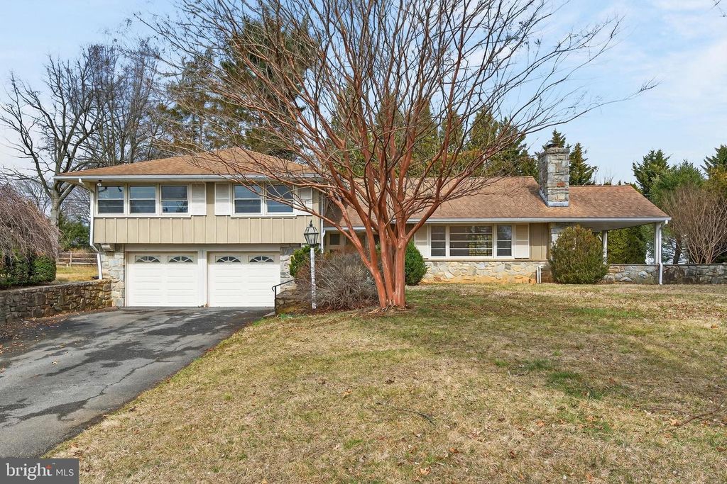 325 MURRY HILL DR, Lancaster, PA 17601