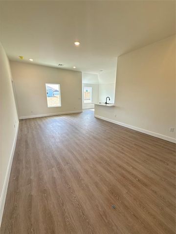 949 S Buffalo Lane, Mustang, OK 73064