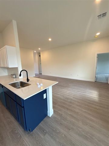 949 S Buffalo Lane, Mustang, OK 73064