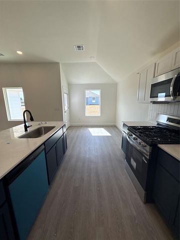 949 S Buffalo Lane, Mustang, OK 73064