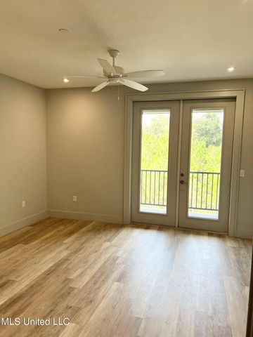 2501 Bienville Boulevard, 533, Ocean Springs, MS 39564