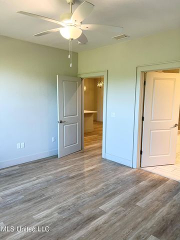 2501 Bienville Boulevard, 533, Ocean Springs, MS 39564