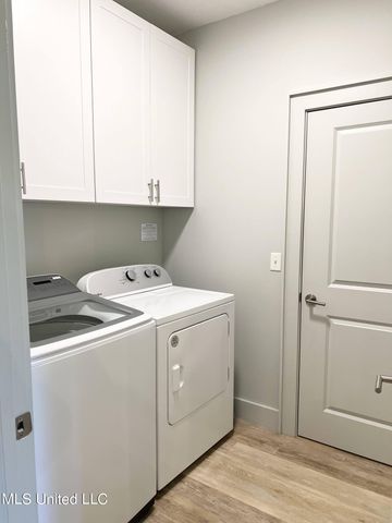 2501 Bienville Boulevard, 533, Ocean Springs, MS 39564