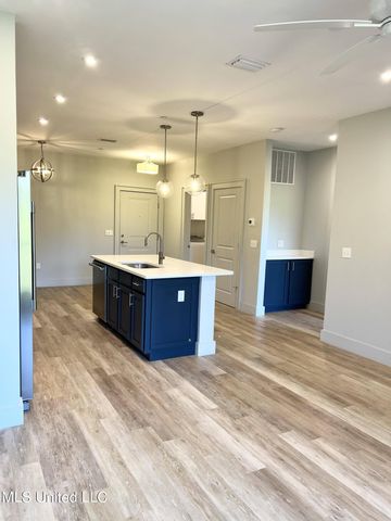 2501 Bienville Boulevard, 533, Ocean Springs, MS 39564