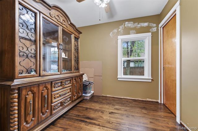 691 E Tennyson Avenue, Pontiac, MI 48340