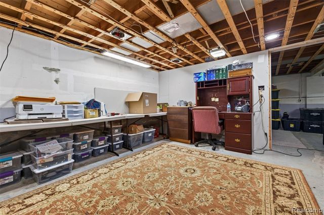 691 E Tennyson Avenue, Pontiac, MI 48340
