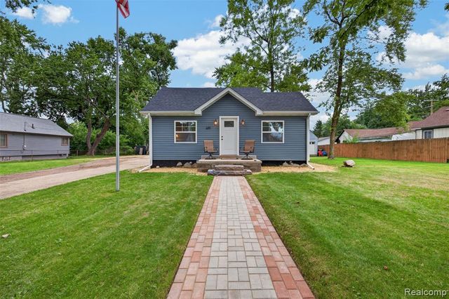 691 E Tennyson Avenue, Pontiac, MI 48340