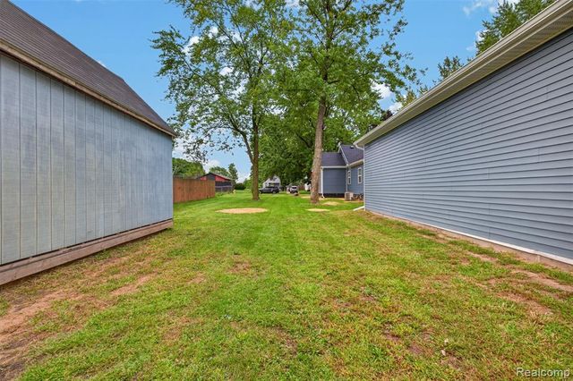 691 E Tennyson Avenue, Pontiac, MI 48340