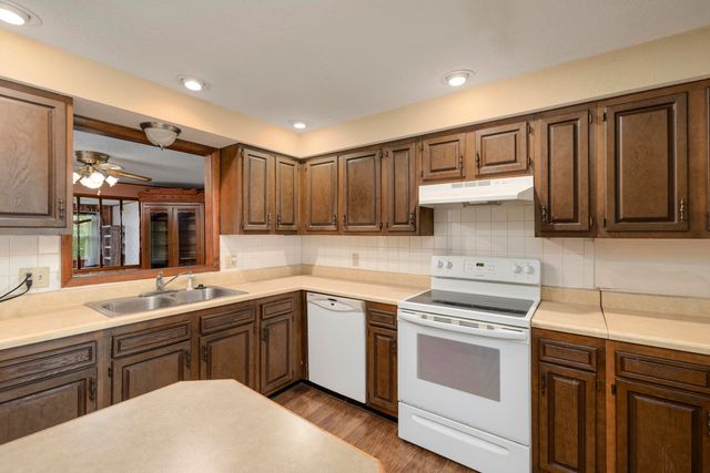1237 S Brite Avenue, Springfield, MO 65807