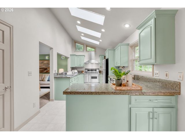 9255 Sw BOONES FERRY Rd, Portland, OR 97219