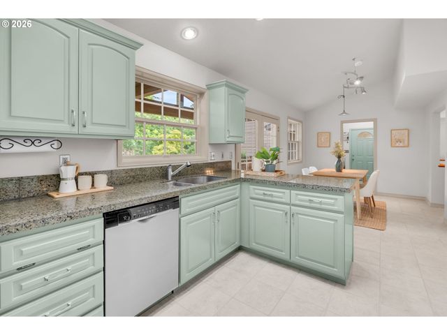 9255 Sw BOONES FERRY Rd, Portland, OR 97219