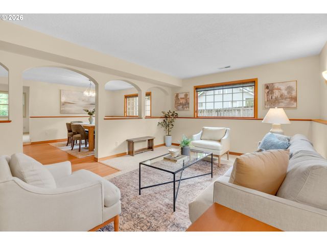 9255 Sw BOONES FERRY Rd, Portland, OR 97219