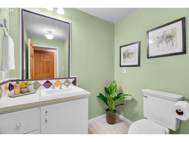 9255 Sw BOONES FERRY Rd, Portland, OR 97219