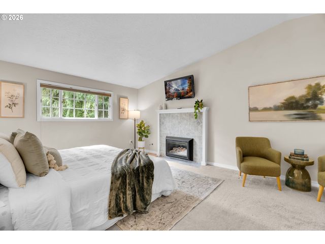 9255 Sw BOONES FERRY Rd, Portland, OR 97219