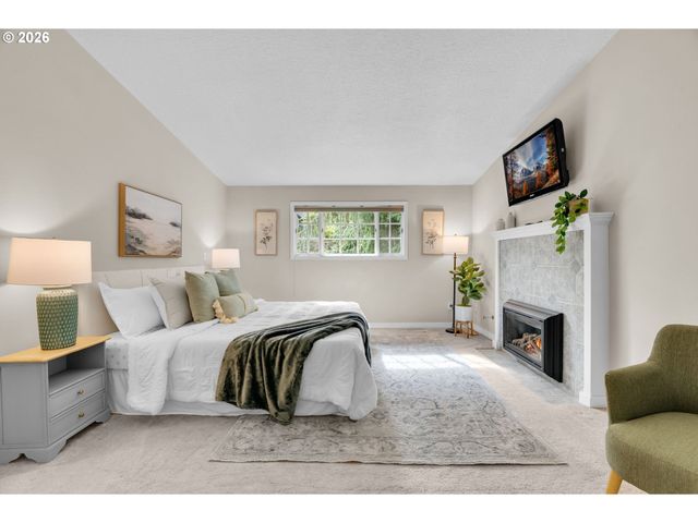 9255 Sw BOONES FERRY Rd, Portland, OR 97219
