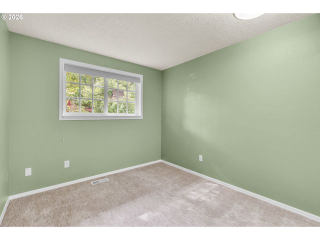 9255 Sw BOONES FERRY Rd, Portland, OR 97219