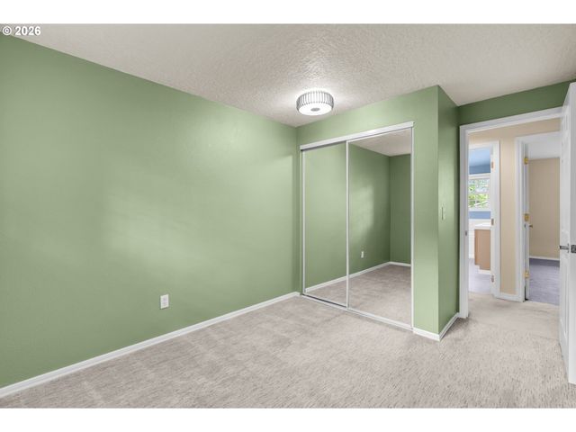 9255 Sw BOONES FERRY Rd, Portland, OR 97219