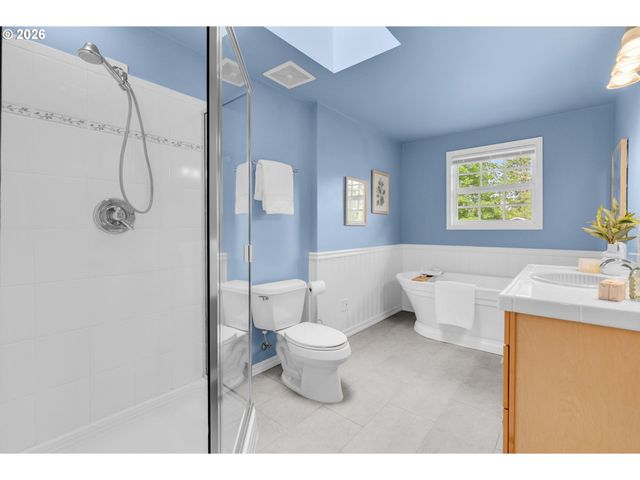 9255 Sw BOONES FERRY Rd, Portland, OR 97219