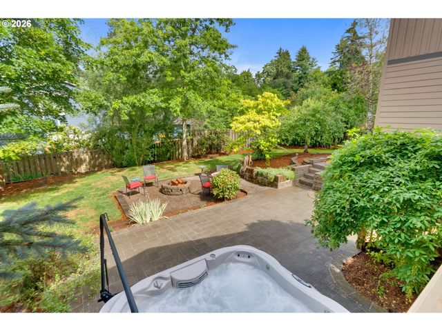 9255 Sw BOONES FERRY Rd, Portland, OR 97219