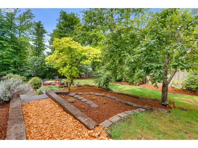 9255 Sw BOONES FERRY Rd, Portland, OR 97219
