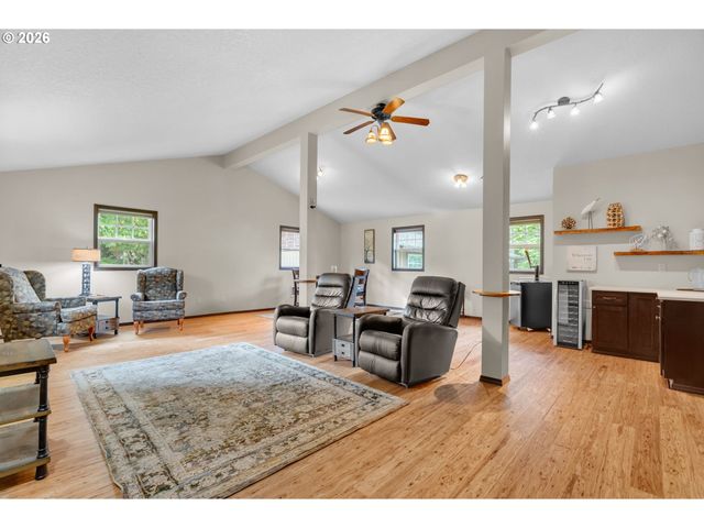 9255 Sw BOONES FERRY Rd, Portland, OR 97219