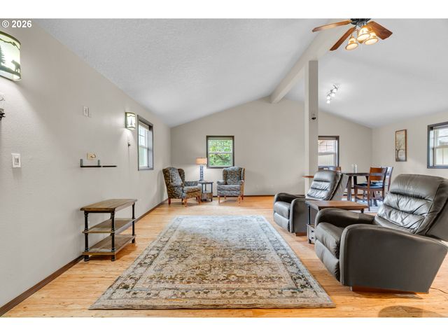 9255 Sw BOONES FERRY Rd, Portland, OR 97219