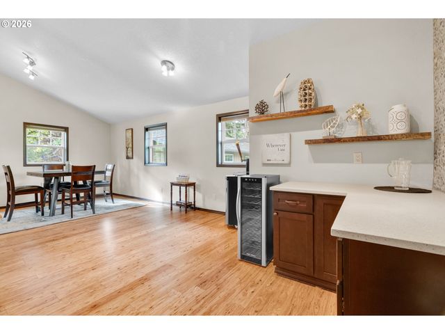 9255 Sw BOONES FERRY Rd, Portland, OR 97219