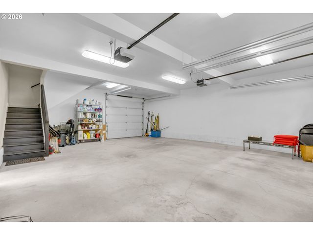 9255 Sw BOONES FERRY Rd, Portland, OR 97219