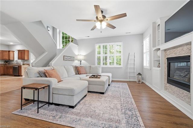 2713 Livingston LOOP, Virginia Beach, VA 23456