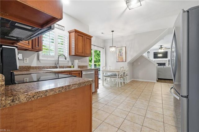 2713 Livingston LOOP, Virginia Beach, VA 23456